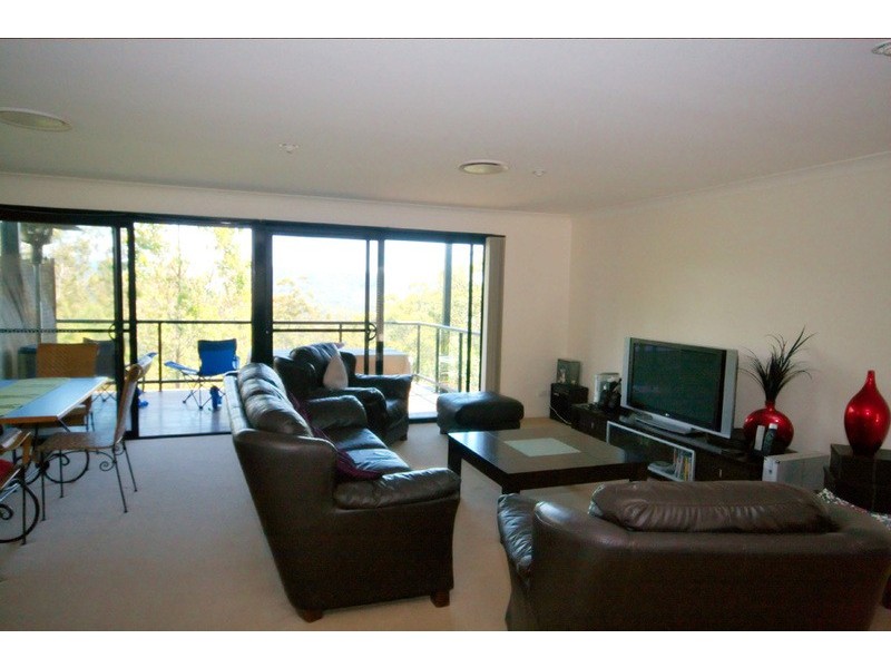 8/2 Ridgeline Way, Highland Park QLD 4211