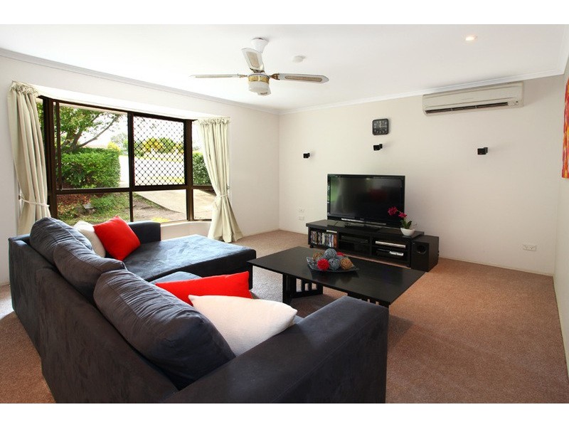 2 Cambridge Court, Carrara QLD 4211