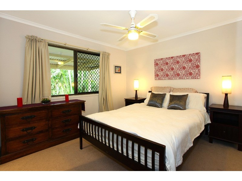 2 Cambridge Court, Carrara QLD 4211