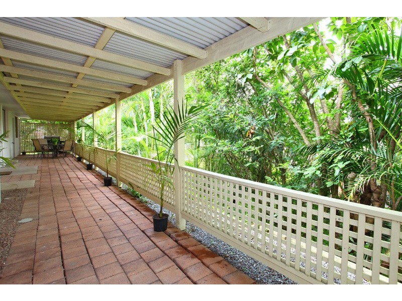 2 Cambridge Court, Carrara QLD 4211