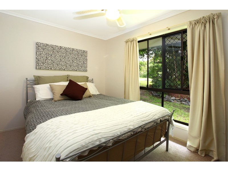 2 Cambridge Court, Carrara QLD 4211
