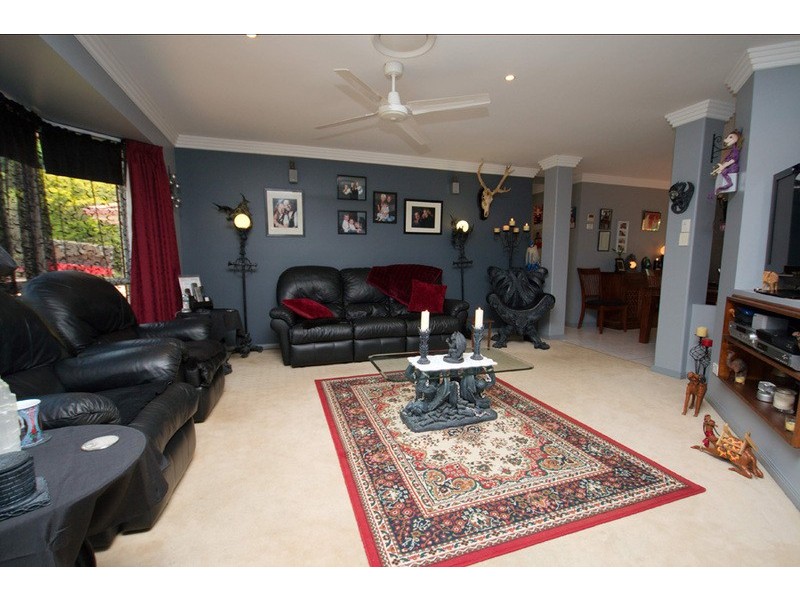 5-7-9 Newlands Court, Mount Nathan QLD 4211