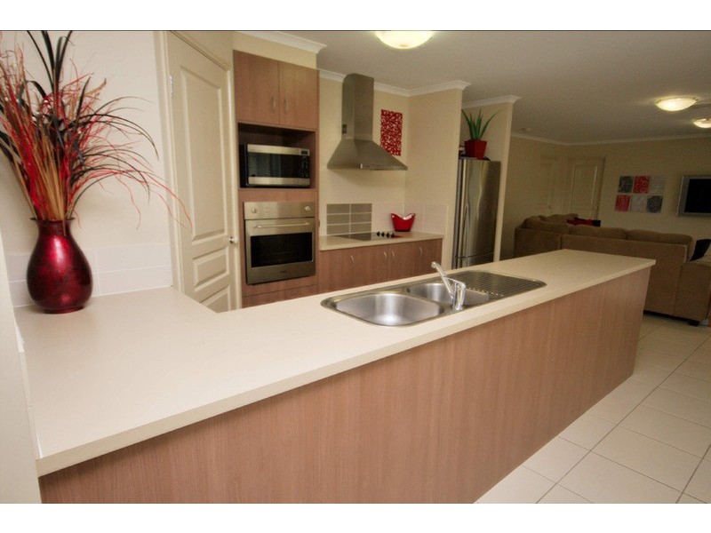 14 Govett Street, Pacific Pines QLD 4211