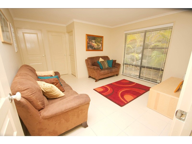 14 Govett Street, Pacific Pines QLD 4211