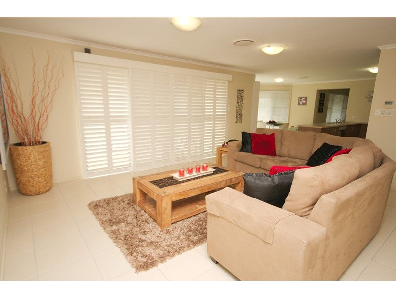 14 Govett Street, Pacific Pines QLD 4211