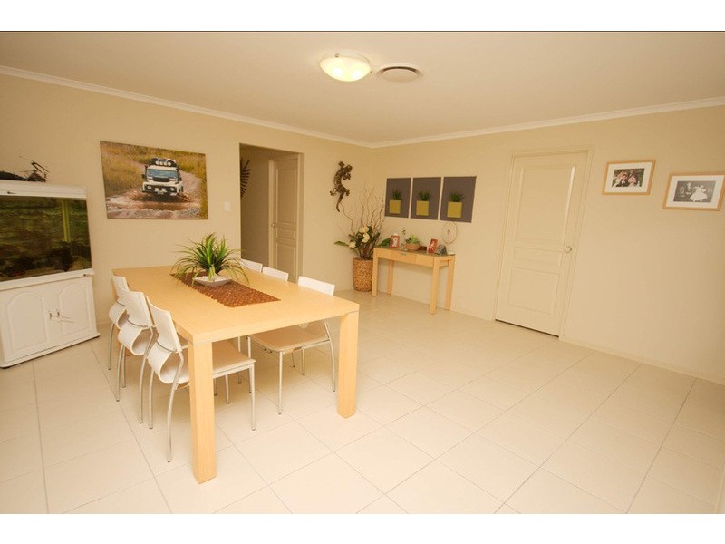 14 Govett Street, Pacific Pines QLD 4211