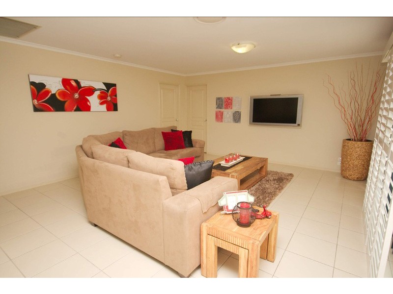 14 Govett Street, Pacific Pines QLD 4211