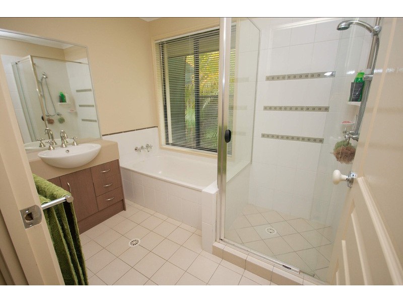 14 Govett Street, Pacific Pines QLD 4211