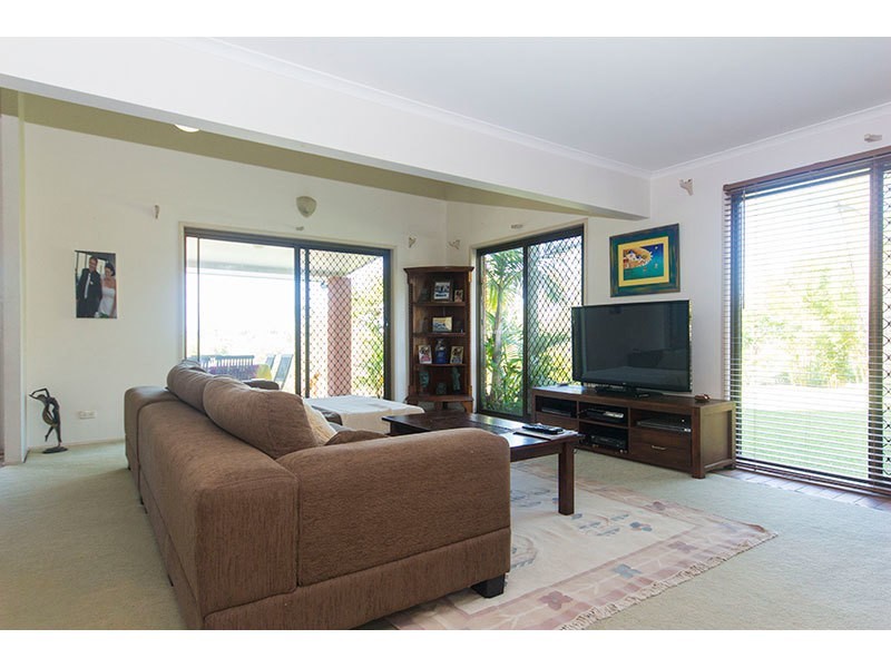 66 Castle Hill Drive South, Gaven QLD 4211