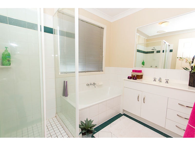 6 Coolawin Place, Nerang QLD 4211