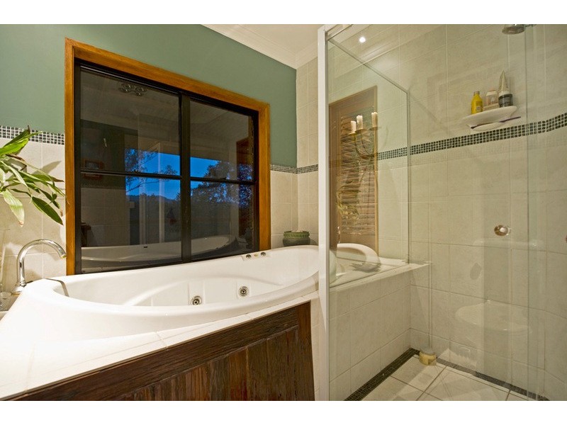 14 Collaroy Road, Guanaba QLD 4210