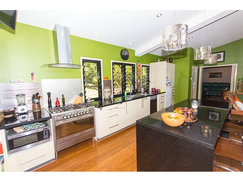 61 Akoonah Drive, Beechmont QLD 4211