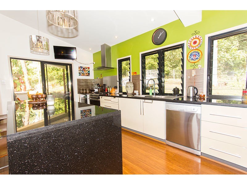 61 Akoonah Drive, Beechmont QLD 4211