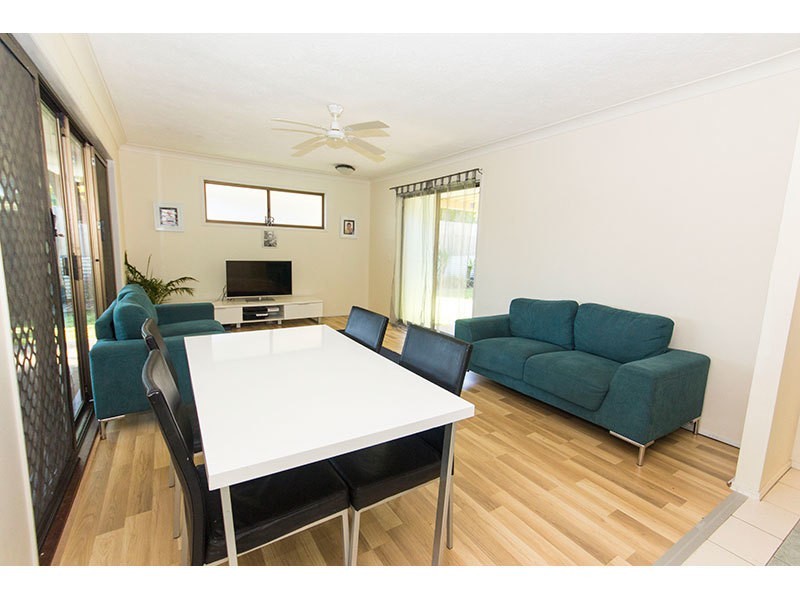 9 Pleasant Court, Carrara QLD 4211