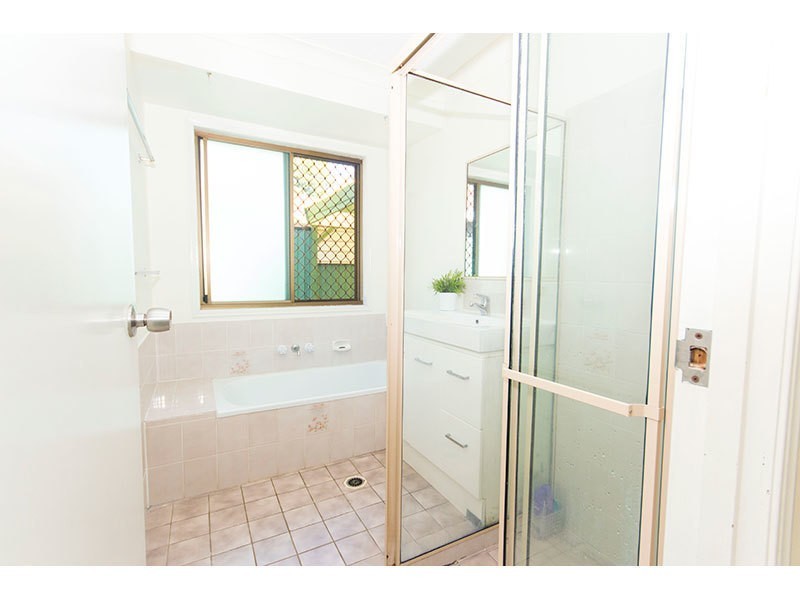 9 Pleasant Court, Carrara QLD 4211