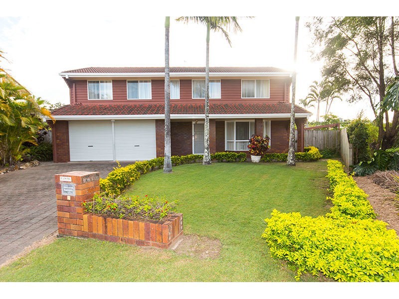 8 Dewar Court, Highland Park QLD 4211