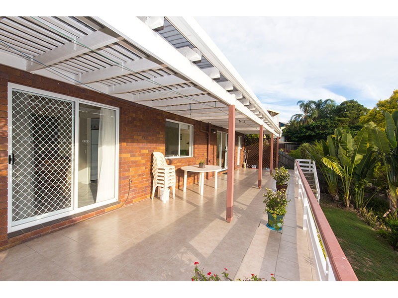 8 Dewar Court, Highland Park QLD 4211