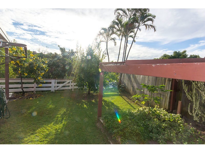 8 Dewar Court, Highland Park QLD 4211