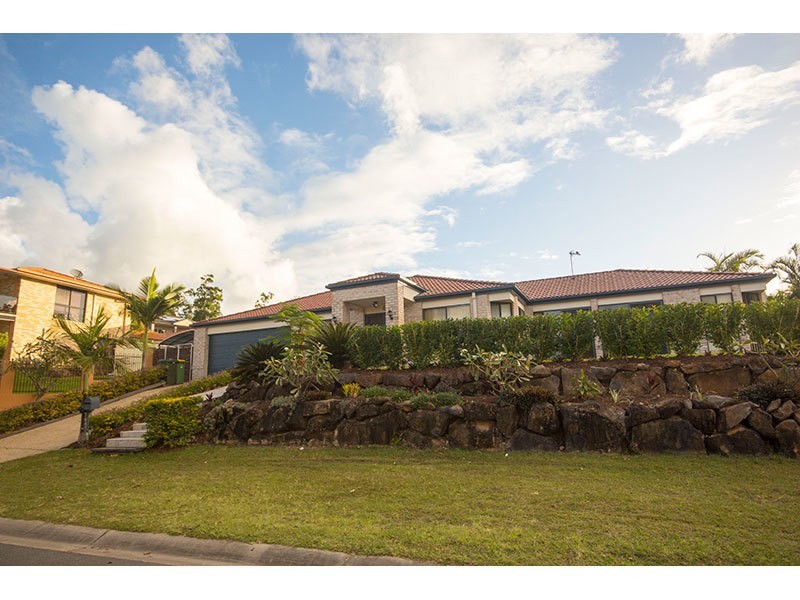 4 Ballah Crescent, Highland Park QLD 4211