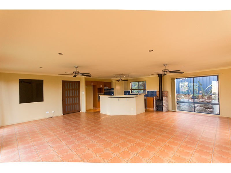 4 Ballah Crescent, Highland Park QLD 4211