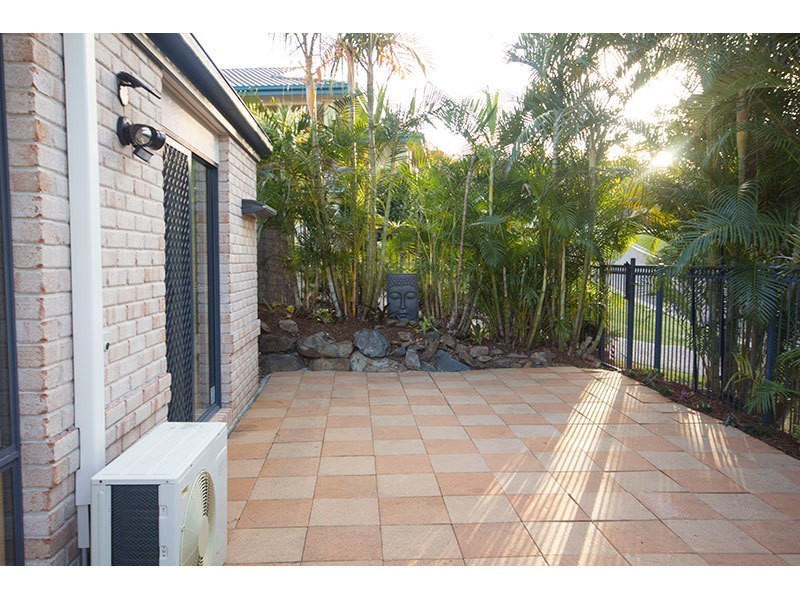 4 Ballah Crescent, Highland Park QLD 4211