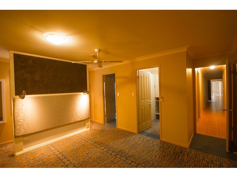 4 Ballah Crescent, Highland Park QLD 4211