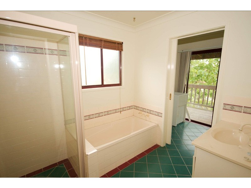 15 Austral Crescent, Pacific Pines QLD 4211