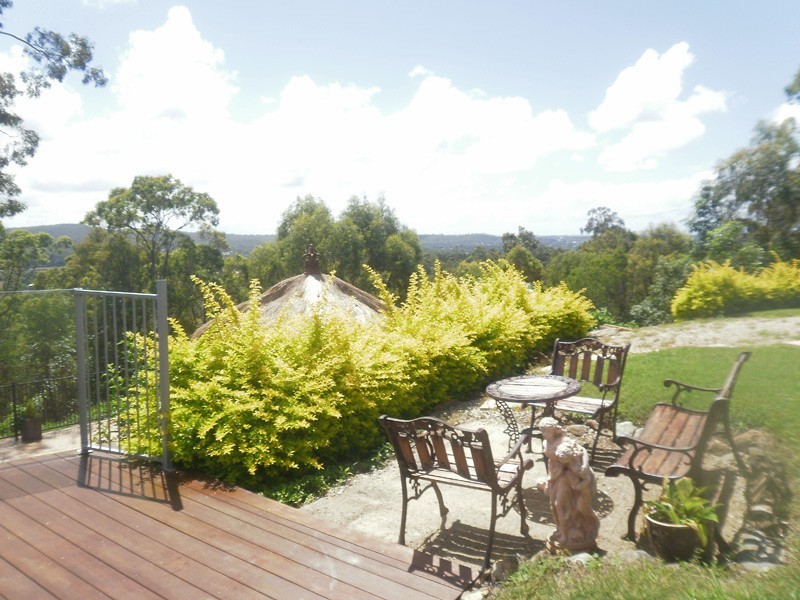 29 Tara Vista Boulevard, Highland Park QLD 4211