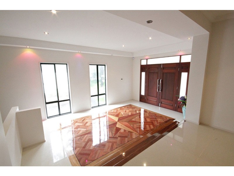 2 Narrabri Court, Gaven QLD 4211