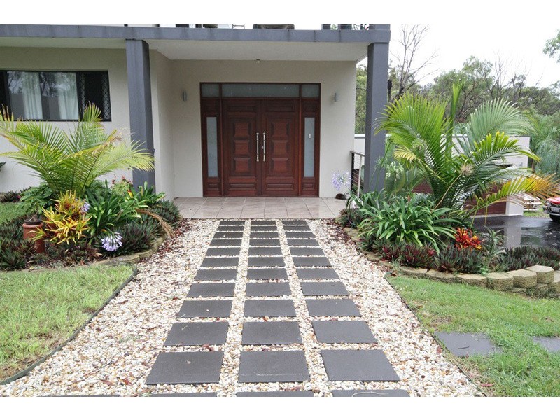 2 Narrabri Court, Gaven QLD 4211