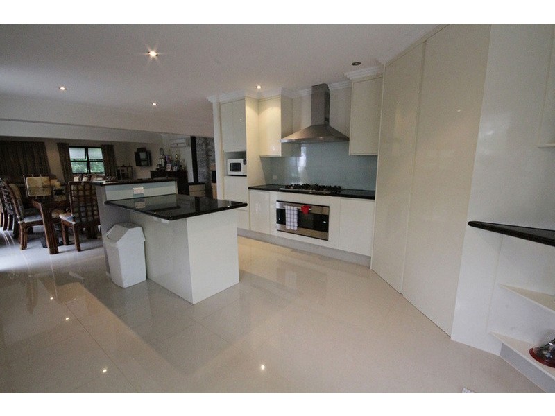 2 Narrabri Court, Gaven QLD 4211