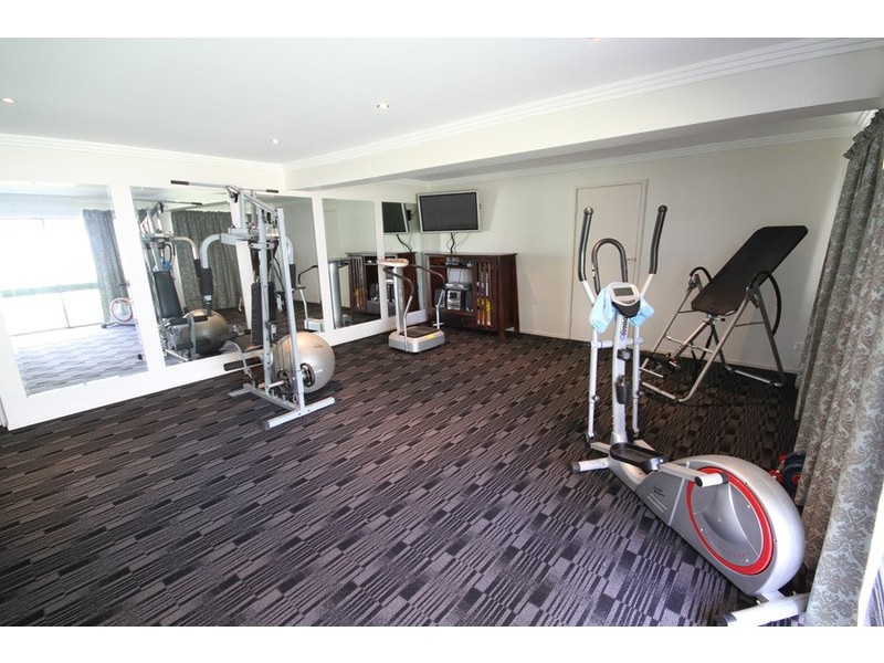 2 Narrabri Court, Gaven QLD 4211