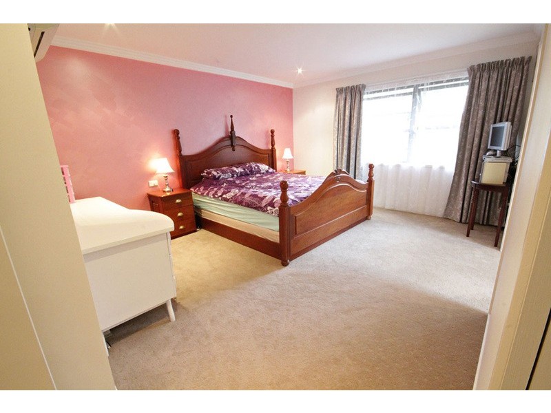 2 Narrabri Court, Gaven QLD 4211