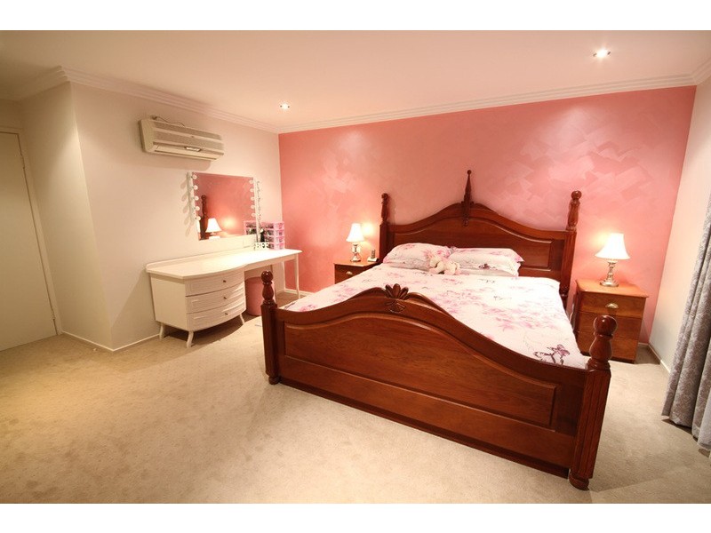 2 Narrabri Court, Gaven QLD 4211