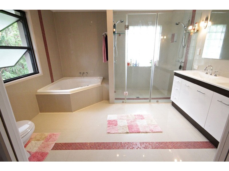 2 Narrabri Court, Gaven QLD 4211