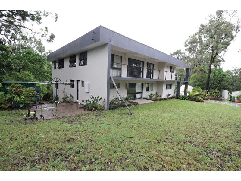 2 Narrabri Court, Gaven QLD 4211