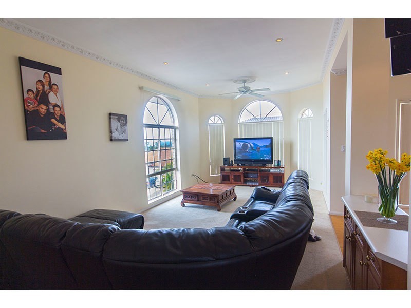 2 Ramada Place, Highland Park QLD 4211