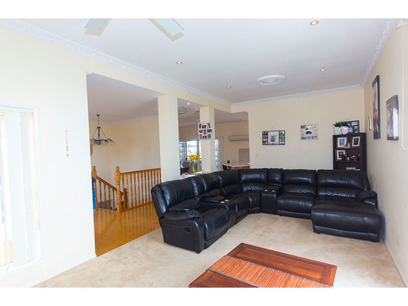 2 Ramada Place, Highland Park QLD 4211