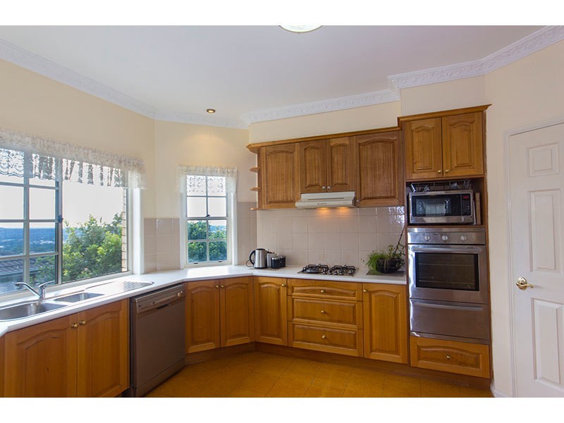 2 Ramada Place, Highland Park QLD 4211