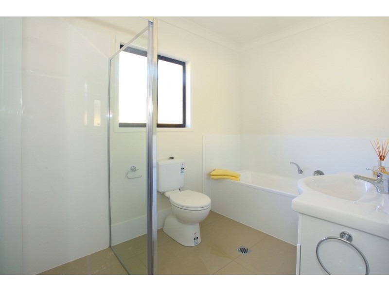 15B Maroong Crescent, Nerang QLD 4211