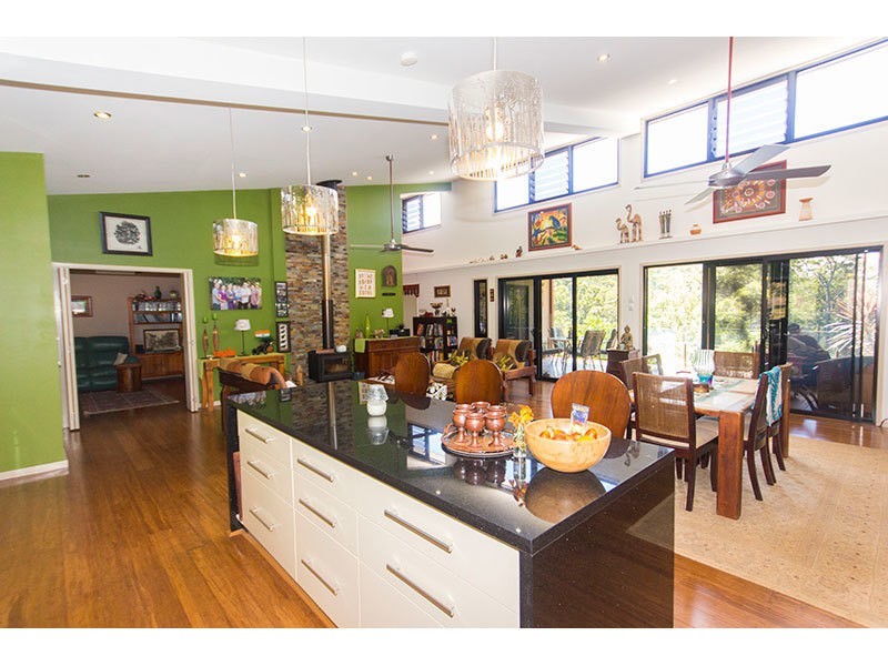 61 Akoonah Drive, Beechmont QLD 4211