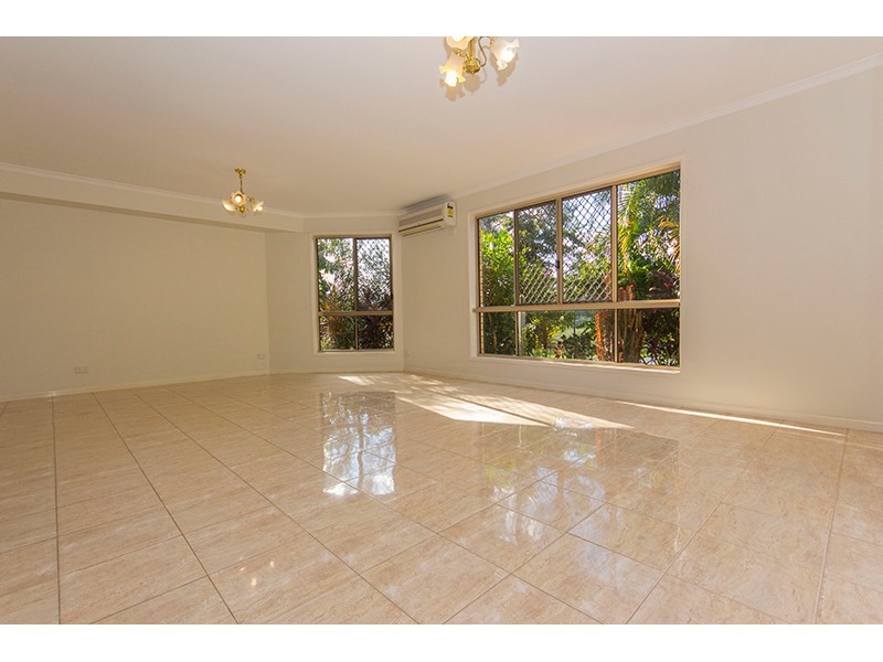 71 Chisholm Road, Carrara QLD 4211