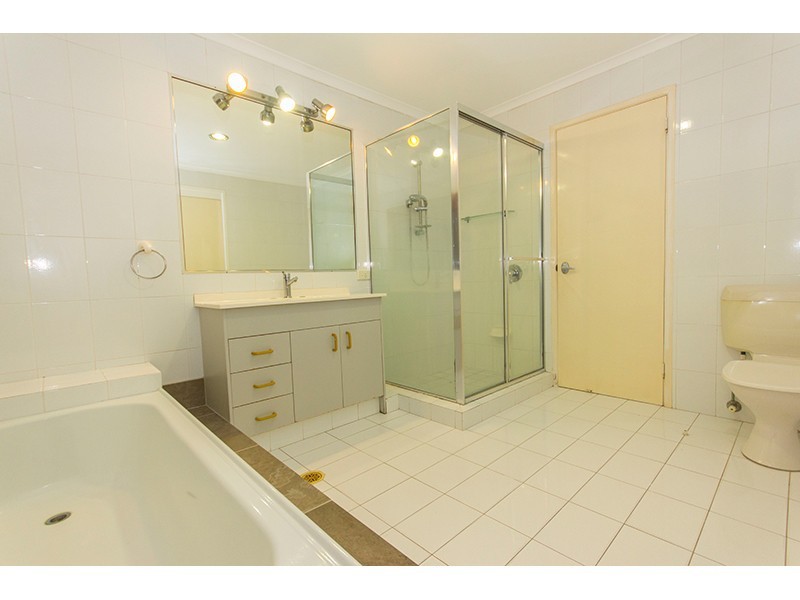 71 Chisholm Road, Carrara QLD 4211