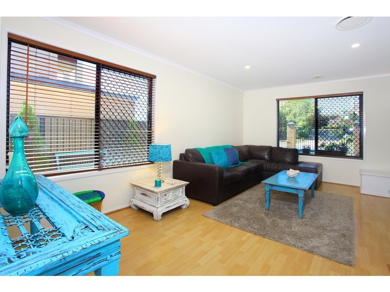 15 Tara Vista Boulevard, Highland Park QLD 4211