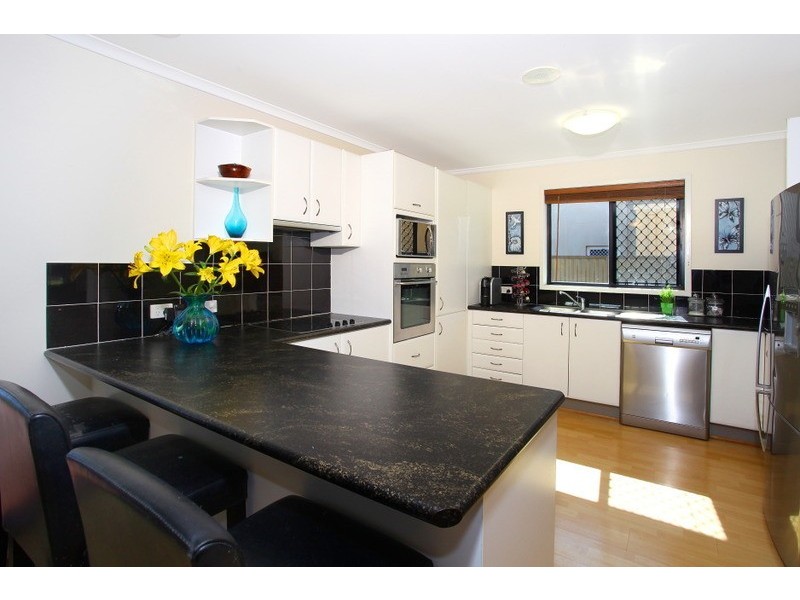 15 Tara Vista Boulevard, Highland Park QLD 4211