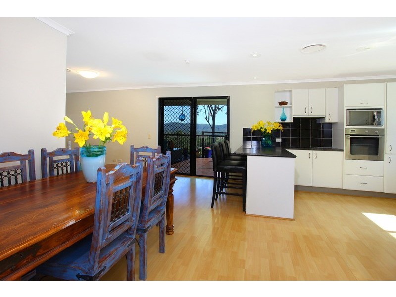 15 Tara Vista Boulevard, Highland Park QLD 4211