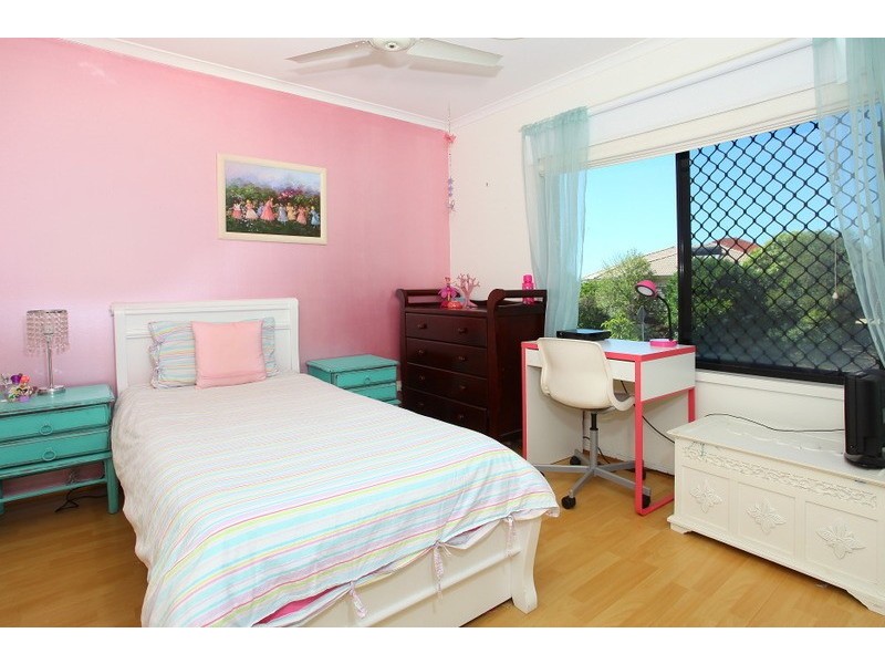 15 Tara Vista Boulevard, Highland Park QLD 4211