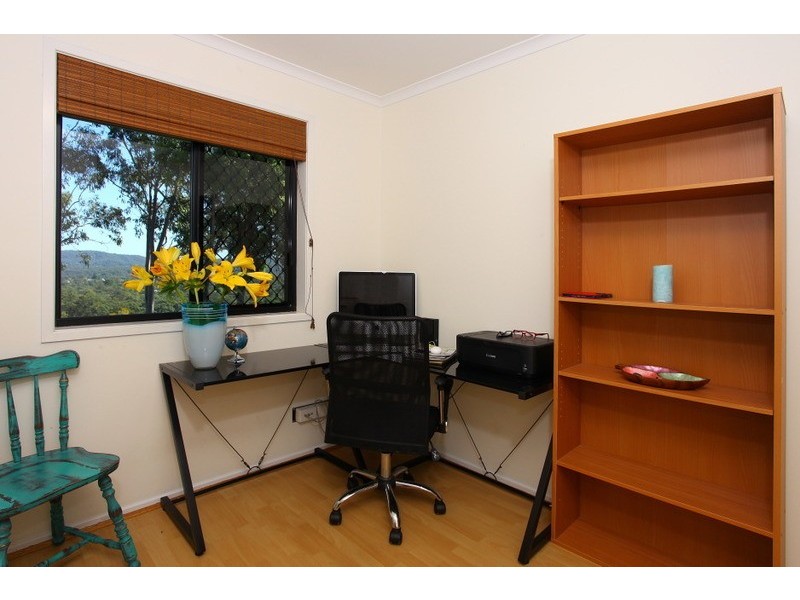 15 Tara Vista Boulevard, Highland Park QLD 4211