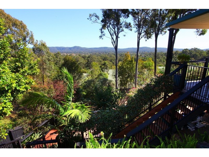 15 Tara Vista Boulevard, Highland Park QLD 4211