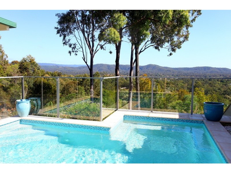 15 Tara Vista Boulevard, Highland Park QLD 4211